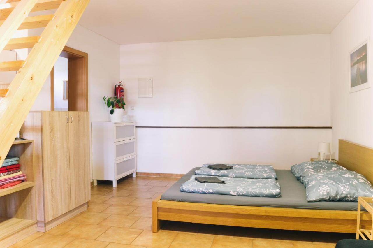 Ubytování Na Sklípku Jevisovka Esterno foto